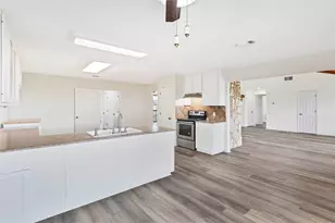 2569 Co Rd 443, Waelder, TX 78959 - Photo 15