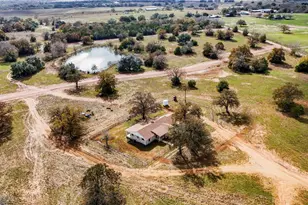 2569 Co Rd 443, Waelder, TX 78959 - Photo 35