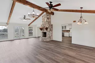 2569 Co Rd 443, Waelder, TX 78959 - Photo 13