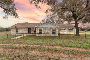 2569 Co Rd 443, Waelder, TX 78959 - Photo 1