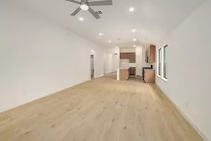 206 Melrose St, Hutto, TX 78634 - Photo 5