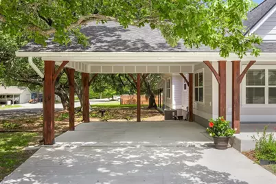 522 S Walnut Avenue, Luling, TX 78648 - Photo 3