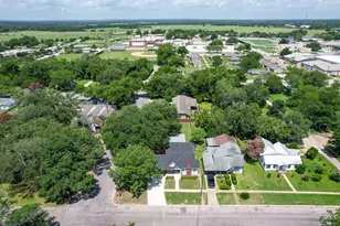 522 S Walnut Ave, Luling, TX 78648 - Photo 31