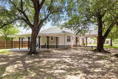 522 S Walnut Avenue, Luling, TX 78648 - Photo 27