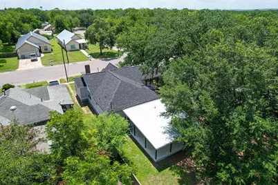 522 S Walnut Avenue, Luling, TX 78648 - Photo 33