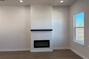 211 Big Bow, Smithville, TX 78957 - Photo 5