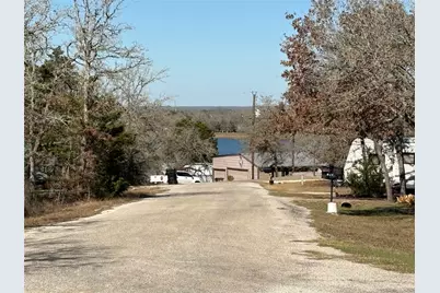 211 Big Bow, Smithville, TX 78957 - Photo 15