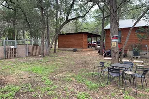 200 Arrowhead Dr, Smithville, TX 78957 - Photo 5