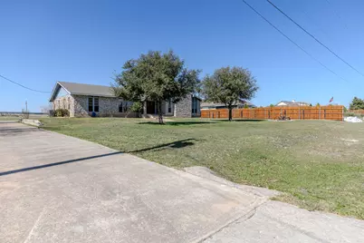 81 Family Circle, Hutto, TX 78634 - Photo 31
