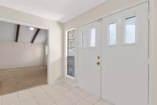 81 Family Cir, Hutto, TX 78634 - Photo 5