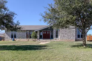 81 Family Cir, Hutto, TX 78634 - Photo 1