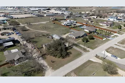 81 Family Circle, Hutto, TX 78634 - Photo 35