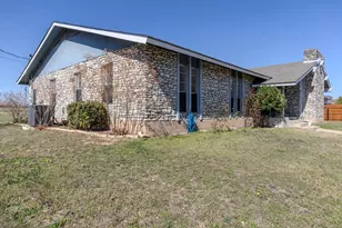 81 Family Cir, Hutto, TX 78634 - Photo 29