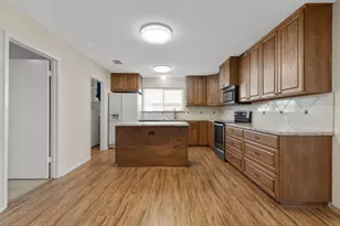 81 Family Cir, Hutto, TX 78634 - Photo 7