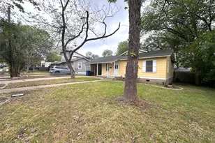 1904 Pequeno St, Austin, TX 78757 - Photo 3