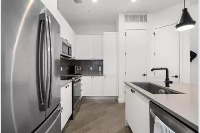 800 Embassy Drive #204, Austin, TX 78702 - Photo 5