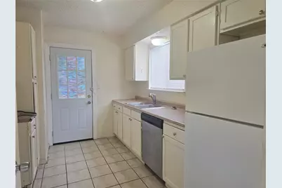 420 Vista West Court #B, Bastrop, TX 78602 - Photo 3