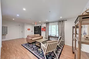 306 E 30th St, Austin, TX 78705 - Photo 5