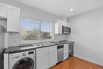 306 E 30th Street #210, Austin, TX 78705 - Photo 19