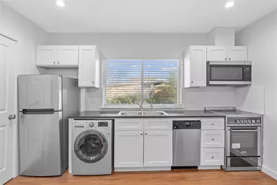 306 E 30th Street #210, Austin, TX 78705 - Photo 17