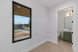 802 Philco Dr, Austin, TX 78745 - Photo 27