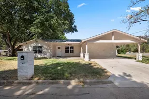 412 Oak St, Bastrop, TX 78602 - Photo 3