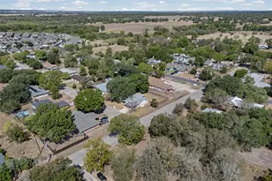412 Oak St, Bastrop, TX 78602 - Photo 23