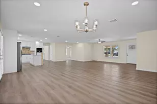 412 Oak St, Bastrop, TX 78602 - Photo 3