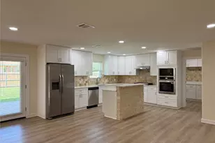 412 Oak St, Bastrop, TX 78602 - Photo 5