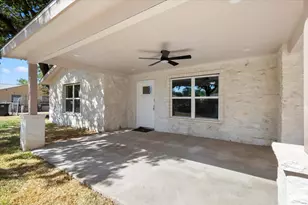 412 Oak St, Bastrop, TX 78602 - Photo 3