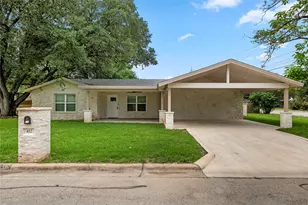 412 Oak St, Bastrop, TX 78602 - Photo 1