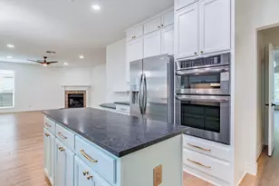 6318 Zadock Woods Dr, Austin, TX 78749 - Photo 11