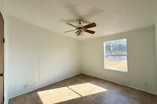 414 Ave F, Lexington, TX 78947 - Photo 11