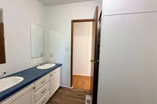 414 Ave F, Lexington, TX 78947 - Photo 13