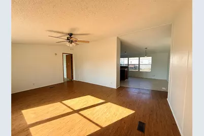 414 Avenue F, Lexington, TX 78947 - Photo 3
