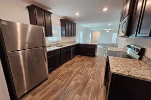 17904 Speculator Ln, Elgin, TX 78621 - Photo 5