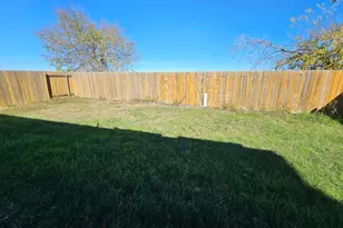 17904 Speculator Ln, Elgin, TX 78621 - Photo 15