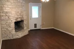104 Leona St, Lockhart, TX 78644 - Photo 3