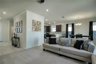 521 Bradford Ln, Hutto, TX 78634 - Photo 7