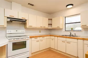 600 W Cypress St, Johnson City, TX 78636 - Photo 9