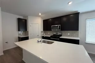 118 Holmby Dr, Hutto, TX 78634 - Photo 3