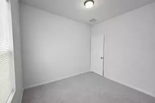 511 Pulitzer Dr, Hutto, TX 78634 - Photo 13