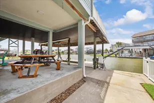 411 Sunset Cir, Galveston, TX 77554 - Photo 37