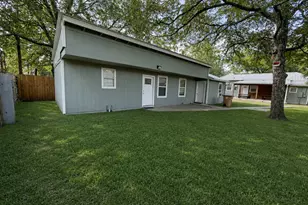907 E 3rd St, Austin, TX 78702 - Photo 25