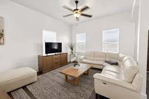 907 E 3rd St, Austin, TX 78702 - Photo 7