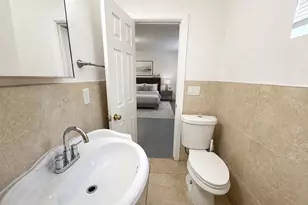 907 E 3rd St, Austin, TX 78702 - Photo 33