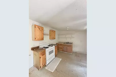 820 Chihuahua Street, Lockhart, TX 78644 - Photo 5