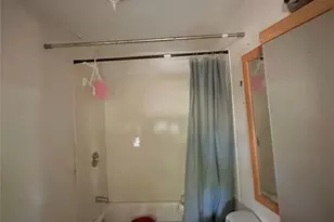 820 Chihuahua St, Lockhart, TX 78644 - Photo 9