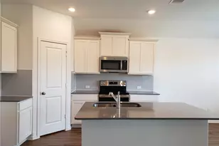 109 Red Buckeye St, Hutto, TX 78634 - Photo 11