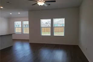 109 Red Buckeye St, Hutto, TX 78634 - Photo 9